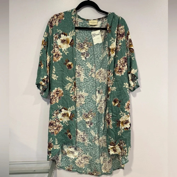 Floral‎ cheetah kimono - Picture 1 of 3